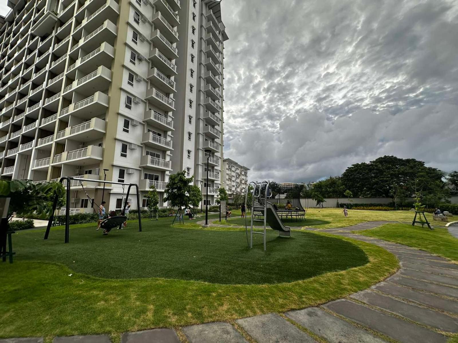 2 Bedroom Condo Unit Near Sm Bf & Naia At The Atherton By Dmci With 2 Balcony Paranaque City 外观 照片
