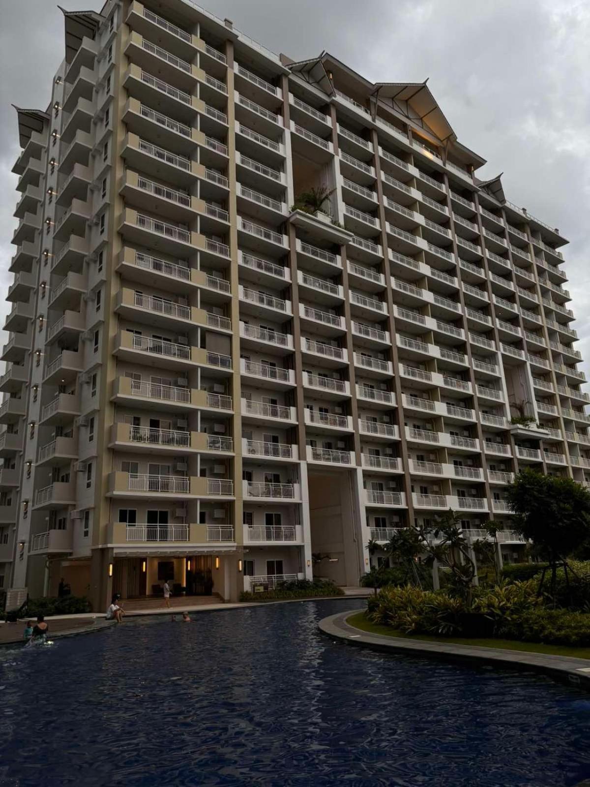 2 Bedroom Condo Unit Near Sm Bf & Naia At The Atherton By Dmci With 2 Balcony Paranaque City 外观 照片