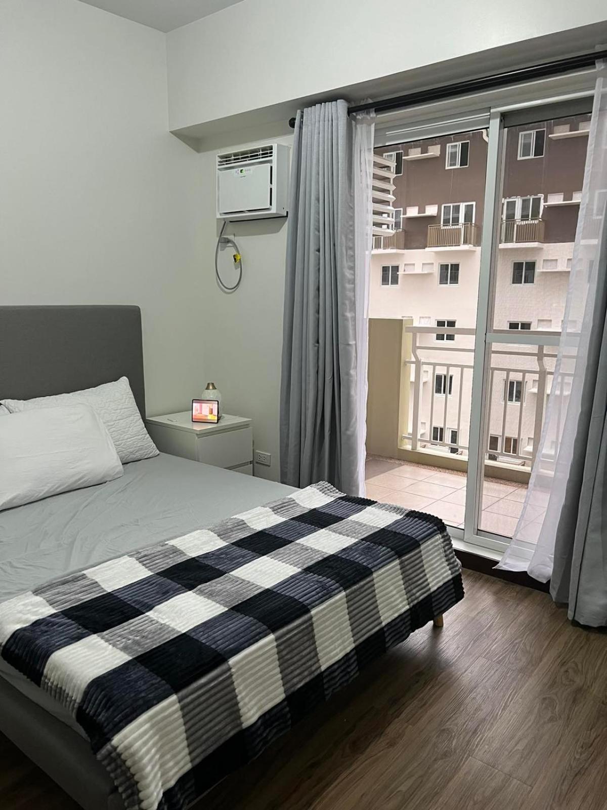 2 Bedroom Condo Unit Near Sm Bf & Naia At The Atherton By Dmci With 2 Balcony Paranaque City 外观 照片