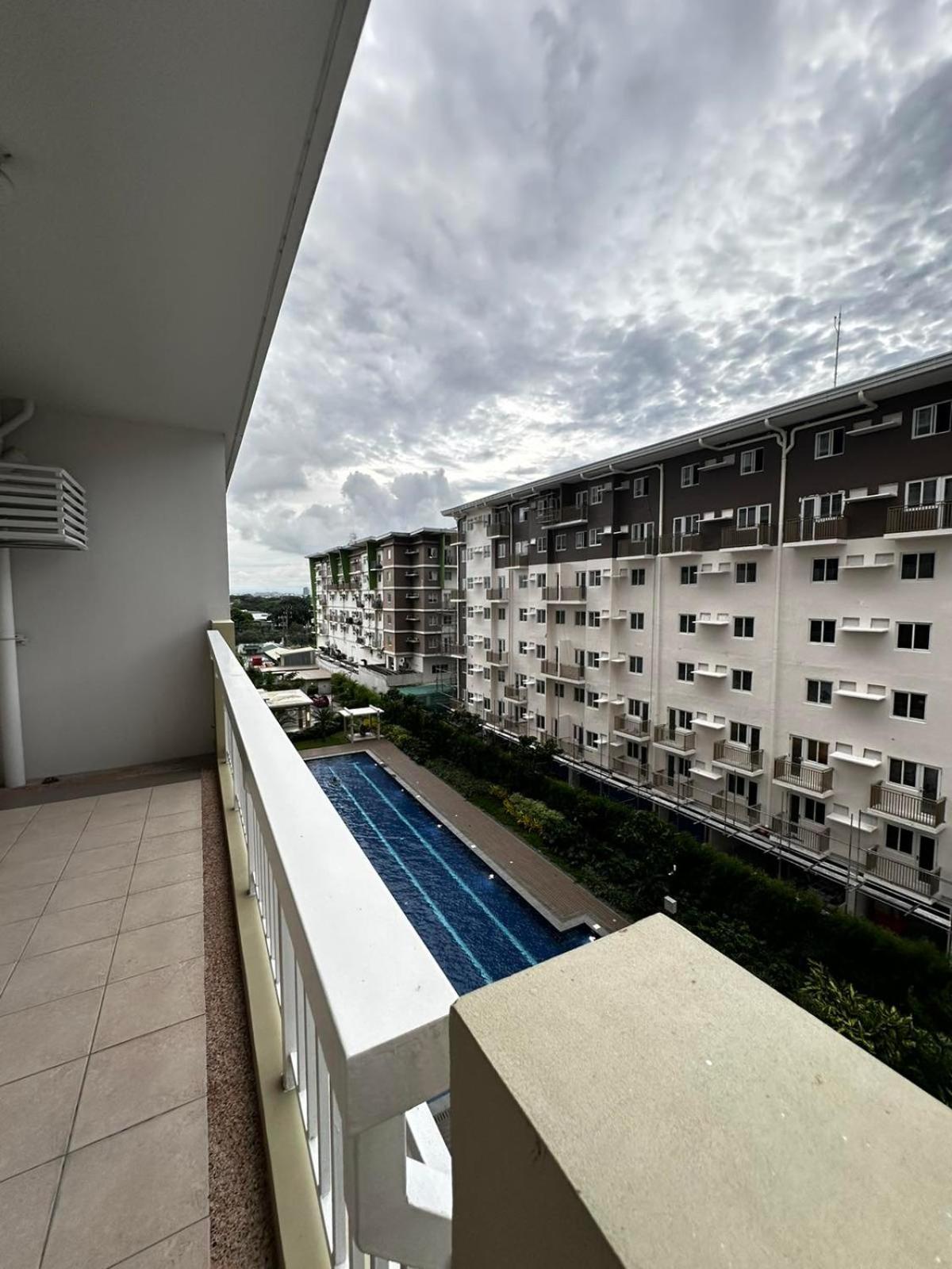 2 Bedroom Condo Unit Near Sm Bf & Naia At The Atherton By Dmci With 2 Balcony Paranaque City 外观 照片