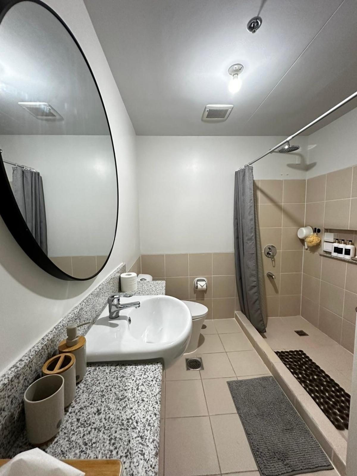 2 Bedroom Condo Unit Near Sm Bf & Naia At The Atherton By Dmci With 2 Balcony Paranaque City 外观 照片